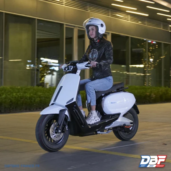 Scooter électrique 1500W Velocifero Tennis 50, photo 8 sur Dirt Bike France