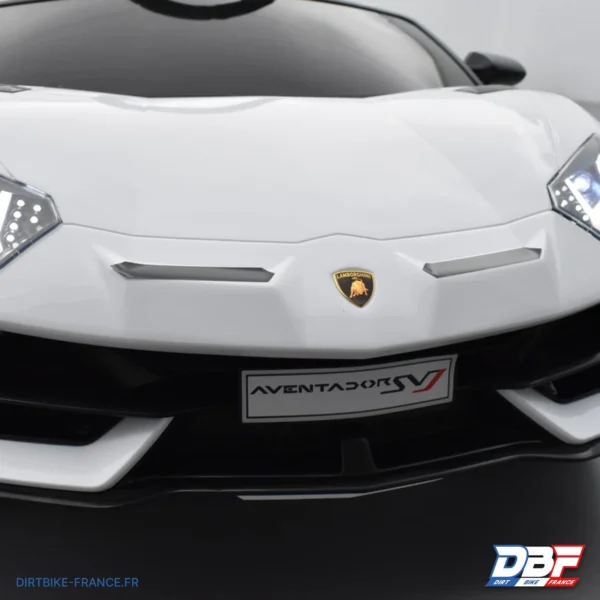 Voiture électrique enfant lamborghini aventador svj 12v Blanc, photo 8 sur Dirt Bike France